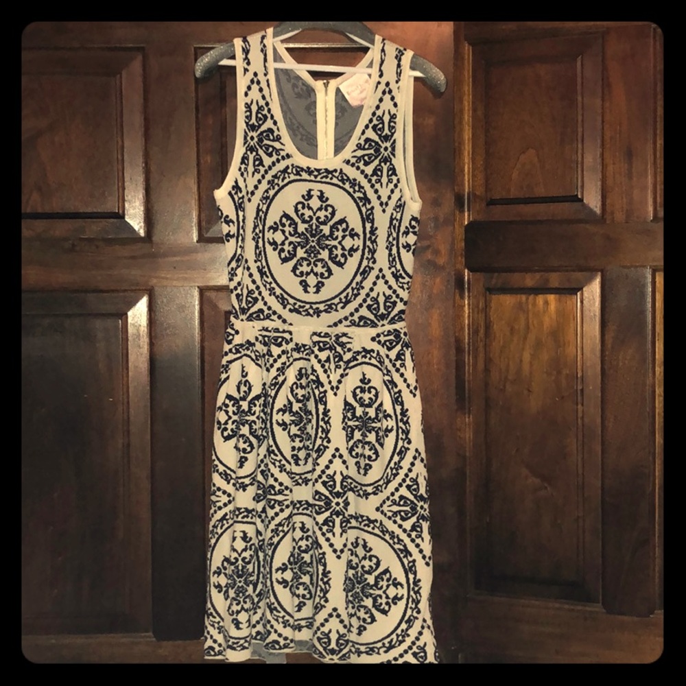 Romeo and Juliet  white and black dress size S